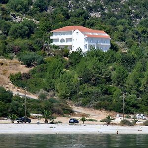 Filoxenia Hotel & Apartments